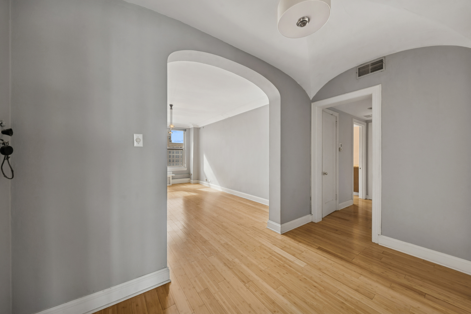 2440 N Lakeview Avenue 11D