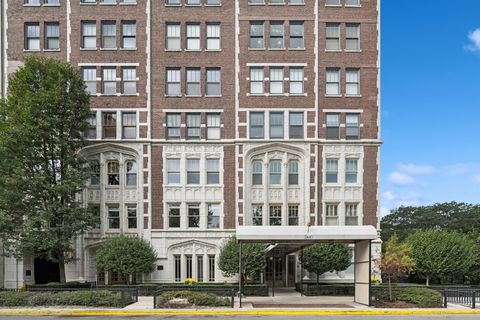 Photo of 2440 N Lakeview Avenue #11D, Chicago, IL 60614 (MLS # 12466395)