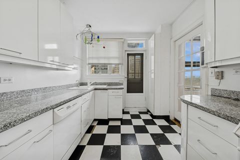 Tiny photo for 2440 N Lakeview Avenue #11D, Chicago, IL 60614 (MLS # 12466395)