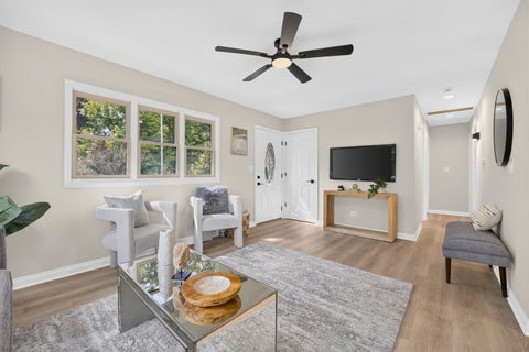 Tiny photo for 717 Kirkwood Avenue, Winthrop Harbor, IL 60096 (MLS # 12741135)