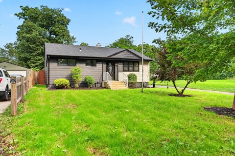 Tiny photo for 717 Kirkwood Avenue, Winthrop Harbor, IL 60096 (MLS # 12741135)