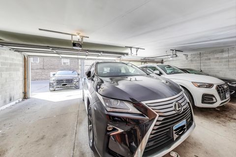 Tiny photo for 5250 N Lincoln Avenue #3C, Chicago, IL 60625 (MLS # 12490341)