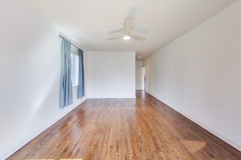 Tiny photo for 5250 N Lincoln Avenue #3C, Chicago, IL 60625 (MLS # 12490341)
