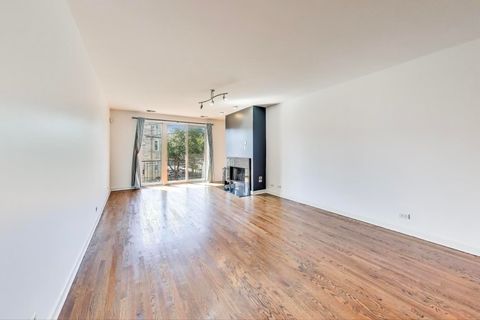 Tiny photo for 5250 N Lincoln Avenue #3C, Chicago, IL 60625 (MLS # 12490341)