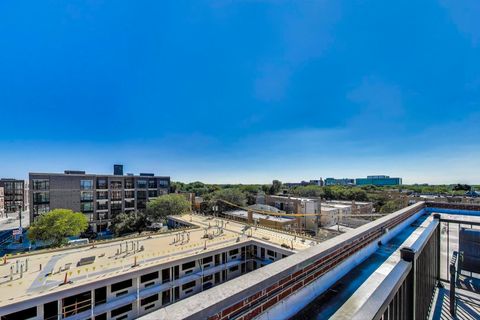 Tiny photo for 5250 N Lincoln Avenue #3C, Chicago, IL 60625 (MLS # 12490341)