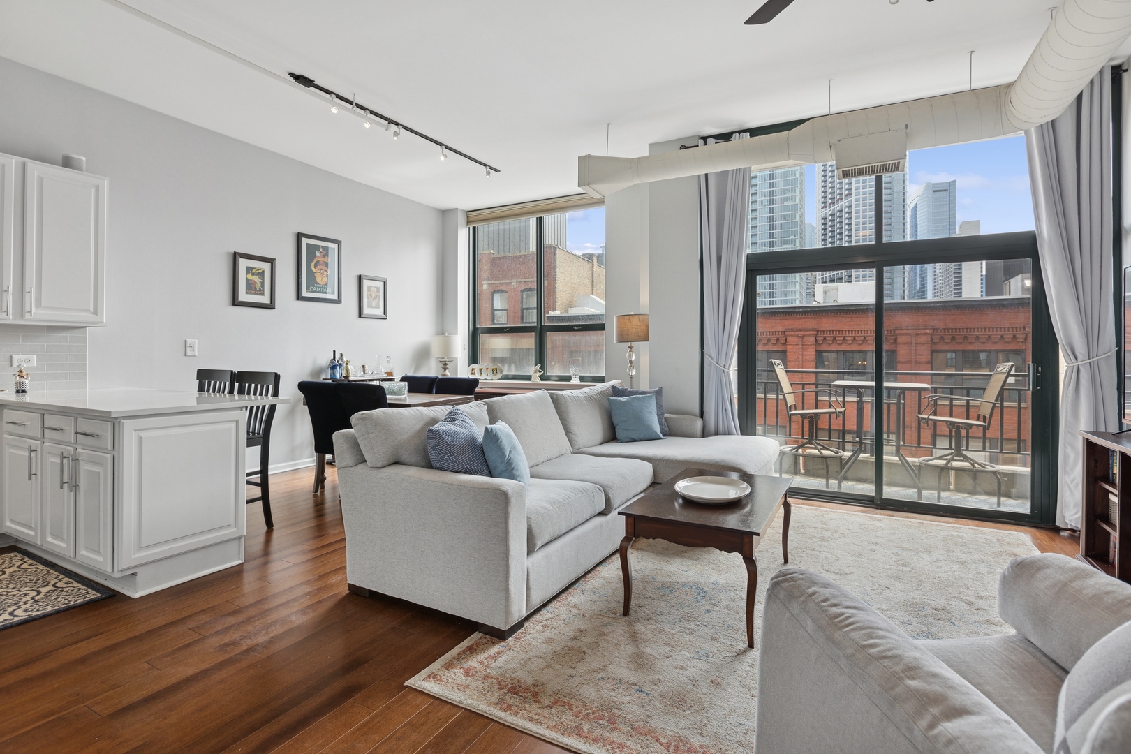 400 W Ontario Street 513