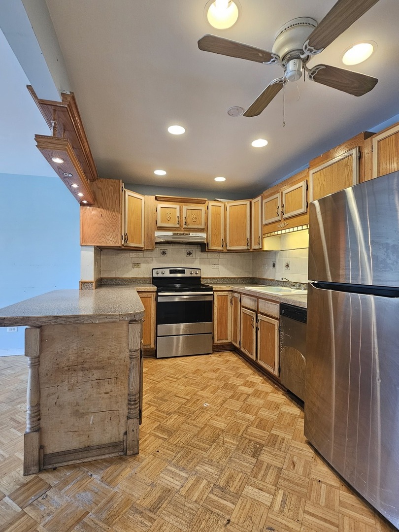 850 E Old Willow Road 207