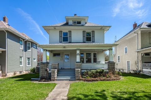 Photo of 2036 13th Street, Moline, IL 61265 (MLS # 12625448)