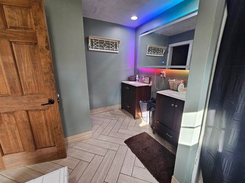 Tiny photo for 686 Airport Road, Metropolis, IL 62960 (MLS # 100000573)