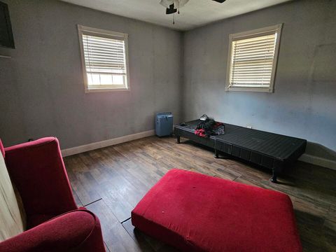 Tiny photo for 686 Airport Road, Metropolis, IL 62960 (MLS # 100000573)