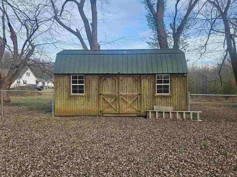 Tiny photo for 686 Airport Road, Metropolis, IL 62960 (MLS # 100000573)