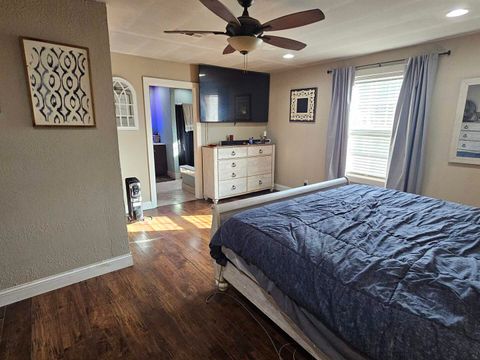 Tiny photo for 686 Airport Road, Metropolis, IL 62960 (MLS # 100000573)