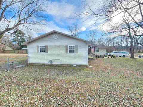 Tiny photo for 686 Airport Road, Metropolis, IL 62960 (MLS # 100000573)