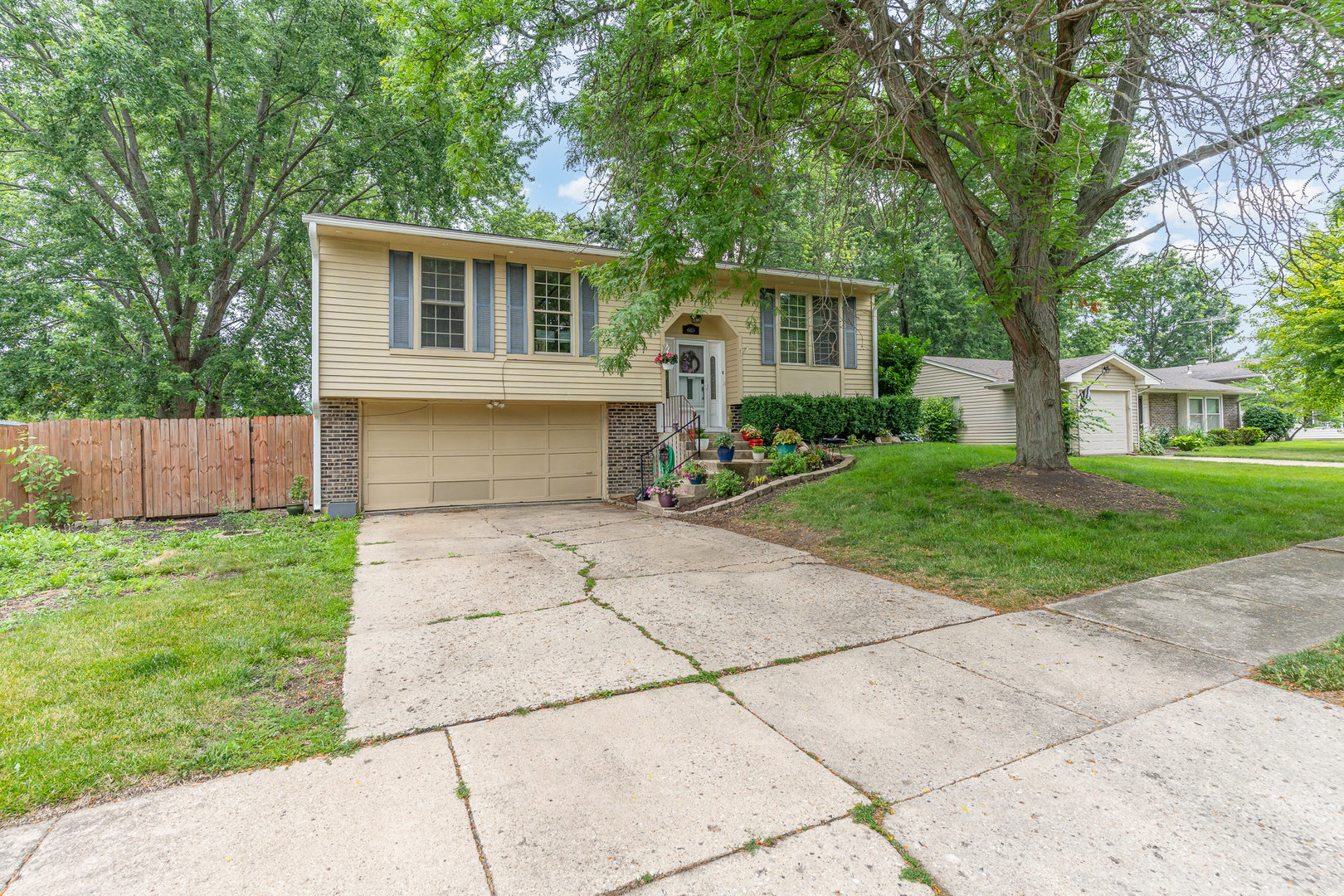 615 S 12th Avenue