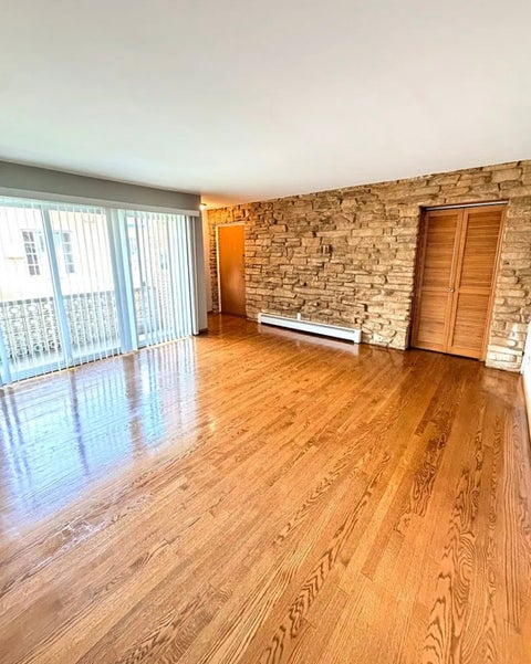 Tiny photo for 9 Scotdale Road #4, La Grange Park, IL 60526 (MLS # 12783410)