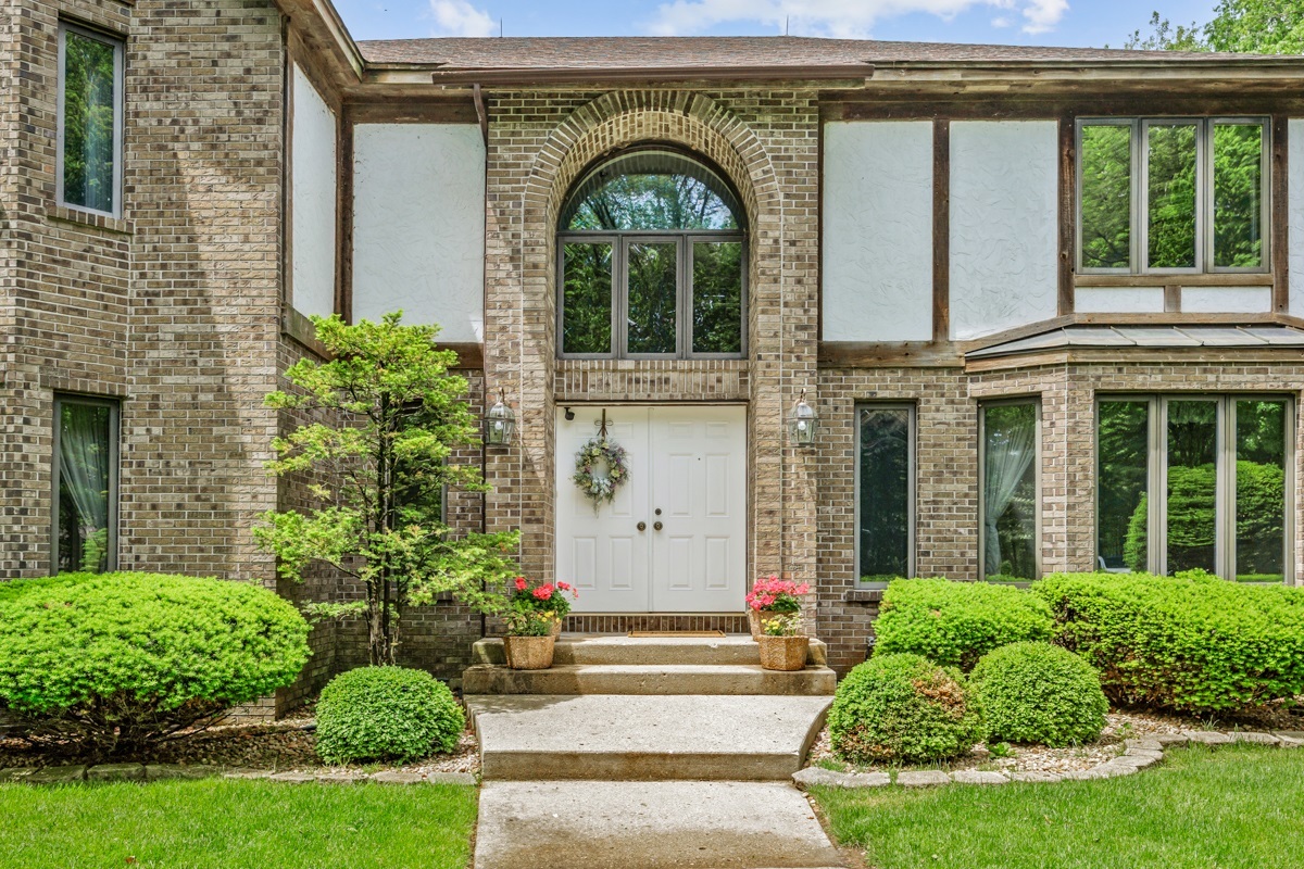 8N258 Brierwood Lane