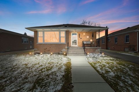 Photo of 5337 W 102nd Street, Oak Lawn, IL 60453 (MLS # 12596366)