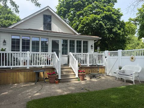 Photo of 2701 Harrison Place, Waukegan, IL 60085 (MLS # 12667213)