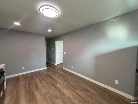 Tiny photo for 710 Catherine St Street, Metropolis, IL 62960 (MLS # EB458522)