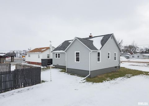 Tiny photo for 116 W GARFIELD Street, Kewanee, IL 61443 (MLS # QC4270012)