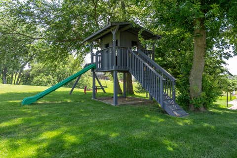 Tiny photo for 1107 Scenic Hill Lane, De Witt, IA 52742 (MLS # 12698525)