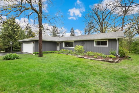 Photo of 602 Hickory Road, Woodstock, IL 60098 (MLS # 12632061)