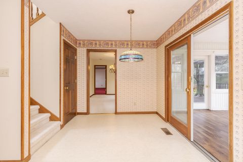 Tiny photo for 1402 E Indiana Avenue, Pontiac, IL 61764 (MLS # 12605394)