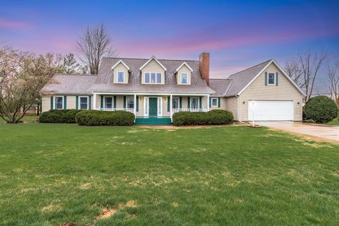 Tiny photo for 1402 E Indiana Avenue, Pontiac, IL 61764 (MLS # 12605394)