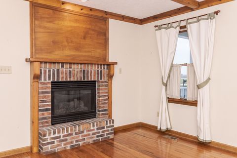 Tiny photo for 1402 E Indiana Avenue, Pontiac, IL 61764 (MLS # 12605394)