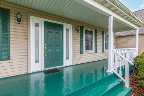 Tiny photo for 1402 E Indiana Avenue, Pontiac, IL 61764 (MLS # 12605394)