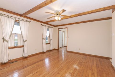 Tiny photo for 1402 E Indiana Avenue, Pontiac, IL 61764 (MLS # 12605394)