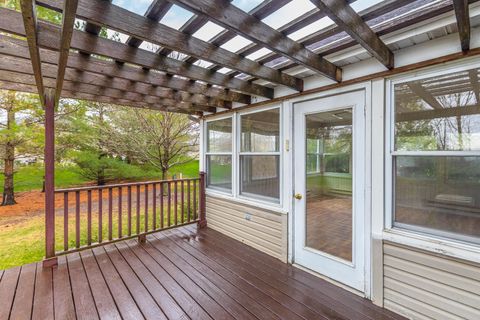 Tiny photo for 1402 E Indiana Avenue, Pontiac, IL 61764 (MLS # 12605394)