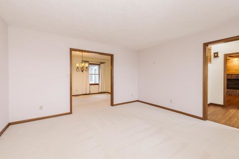 Tiny photo for 1402 E Indiana Avenue, Pontiac, IL 61764 (MLS # 12605394)
