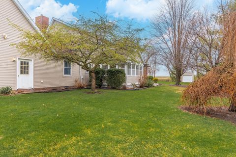 Tiny photo for 1402 E Indiana Avenue, Pontiac, IL 61764 (MLS # 12605394)