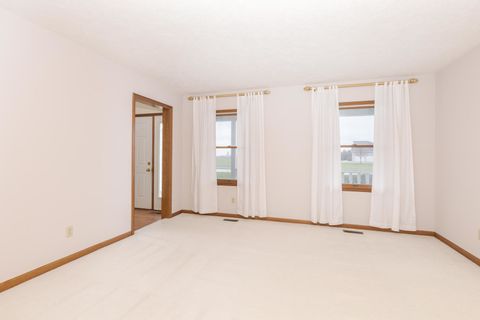 Tiny photo for 1402 E Indiana Avenue, Pontiac, IL 61764 (MLS # 12605394)