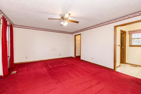 Tiny photo for 1402 E Indiana Avenue, Pontiac, IL 61764 (MLS # 12605394)