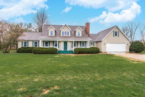 Photo of 1402 E Indiana Avenue, Pontiac, IL 61764 (MLS # 12605394)