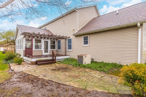 Tiny photo for 1402 E Indiana Avenue, Pontiac, IL 61764 (MLS # 12605394)