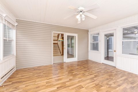 Tiny photo for 1402 E Indiana Avenue, Pontiac, IL 61764 (MLS # 12605394)