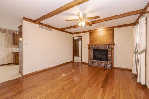 Tiny photo for 1402 E Indiana Avenue, Pontiac, IL 61764 (MLS # 12605394)