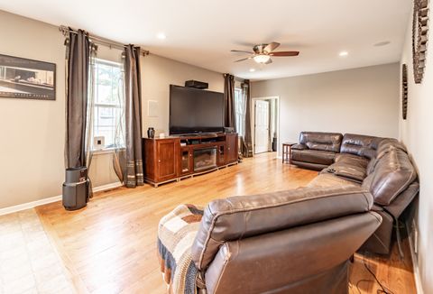 Tiny photo for 3086 Wickenden Avenue, Elgin, IL 60124 (MLS # 12449091)
