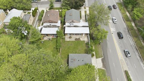 Tiny photo for 6006 N LAWNDALE Avenue, Chicago, IL 60659 (MLS # 12645300)