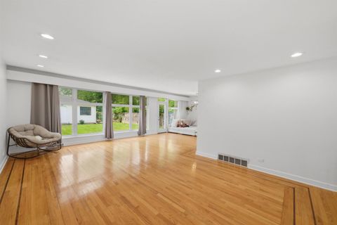 Tiny photo for 6006 N LAWNDALE Avenue, Chicago, IL 60659 (MLS # 12645300)