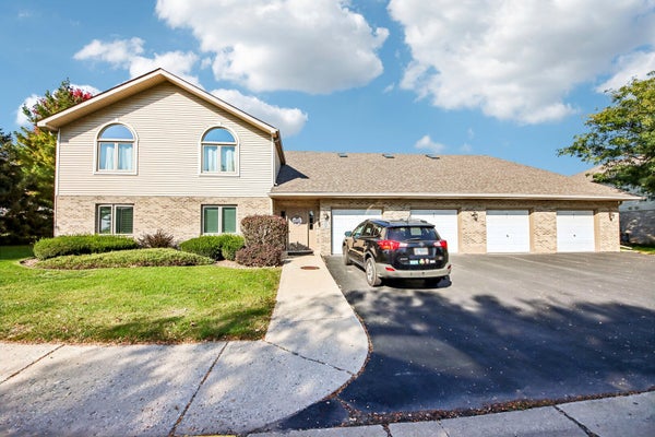2683 JODEE DR APT C, JOLIET, IL 60436 - Image efaed92fb8a1c224a67dcbdaee5e8a43/1268495187