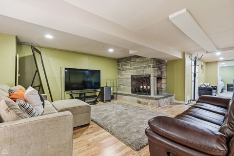 Tiny photo for 9806 S HARDING Avenue, Evergreen Park, IL 60805 (MLS # 12593363)