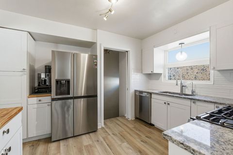 Tiny photo for 9806 S HARDING Avenue, Evergreen Park, IL 60805 (MLS # 12593363)