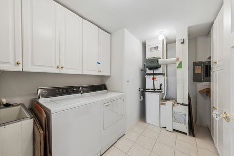 Tiny photo for 5 Oak Brook Club Drive #S304, Oak Brook, IL 60523 (MLS # 12730957)
