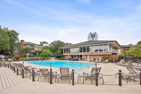 Tiny photo for 5 Oak Brook Club Drive #S304, Oak Brook, IL 60523 (MLS # 12730957)