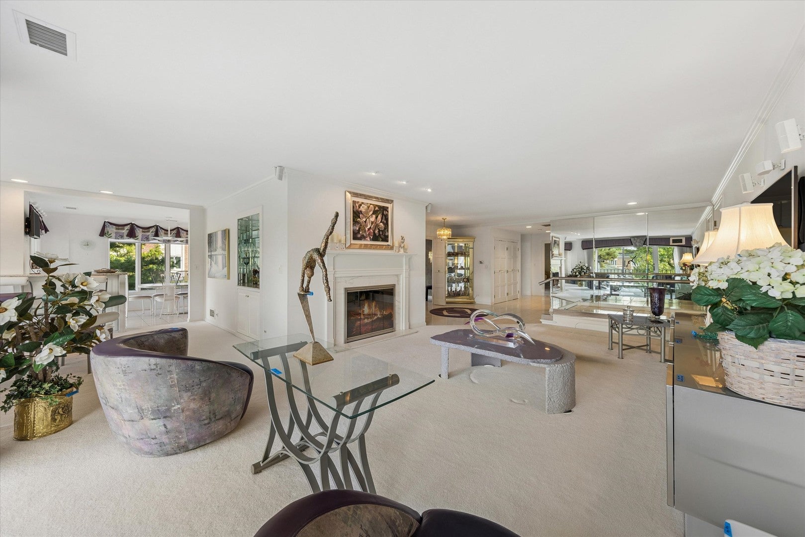 5 Oak Brook Club Drive S304