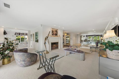 Tiny photo for 5 Oak Brook Club Drive #S304, Oak Brook, IL 60523 (MLS # 12730957)